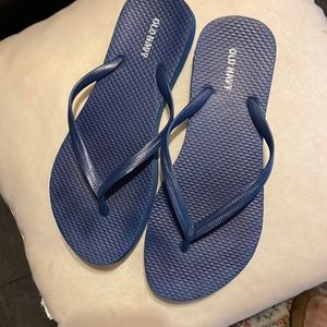 Royal blue Old Navy flip-flops size 6